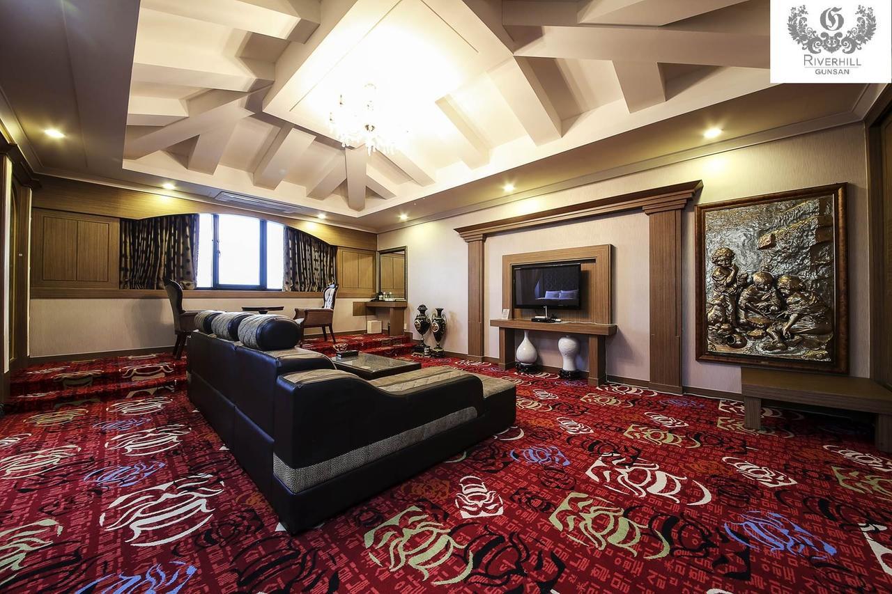 Gunsan River Hill Tourist Hotel Exterior foto