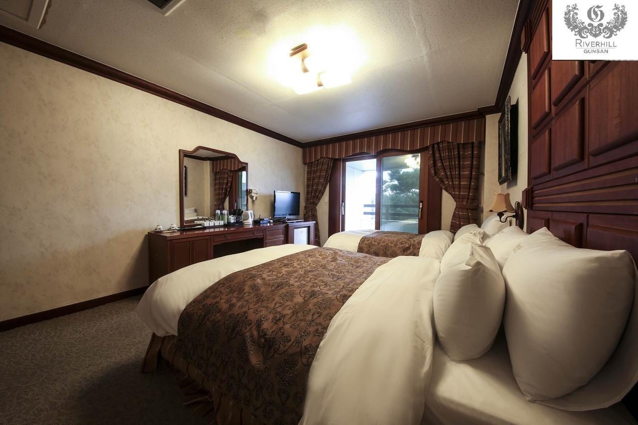 Gunsan River Hill Tourist Hotel Exterior foto