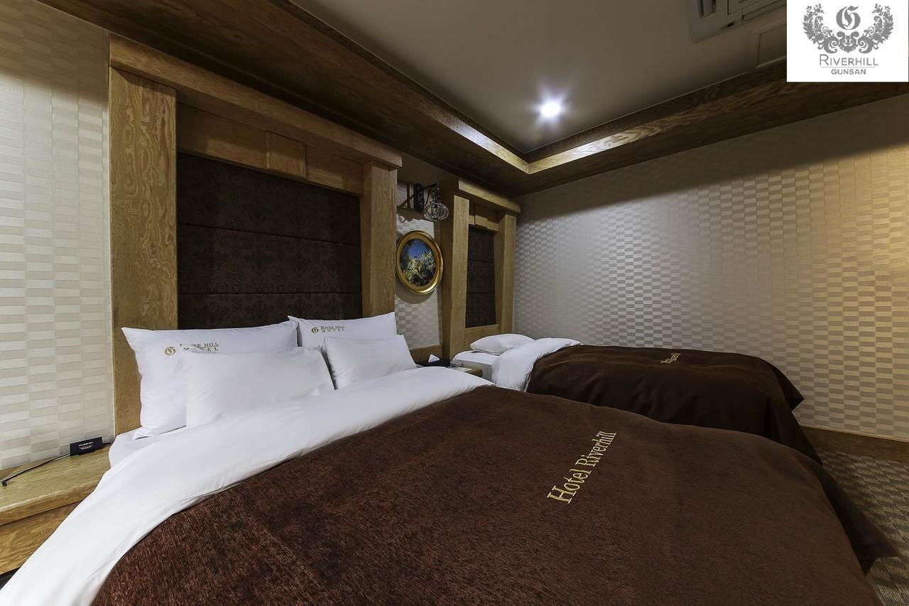 Gunsan River Hill Tourist Hotel Exterior foto