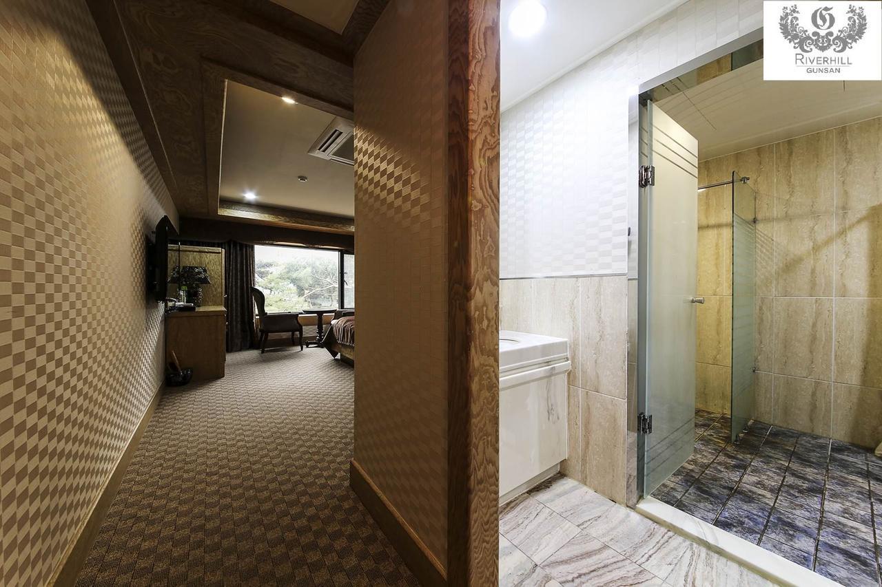 Gunsan River Hill Tourist Hotel Exterior foto